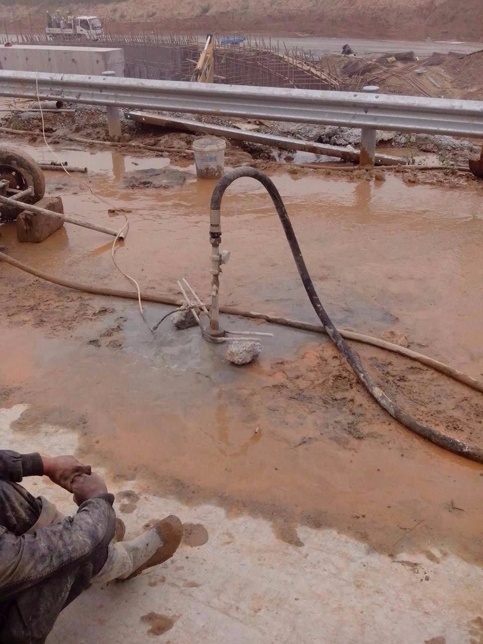 望奎路基压密注浆